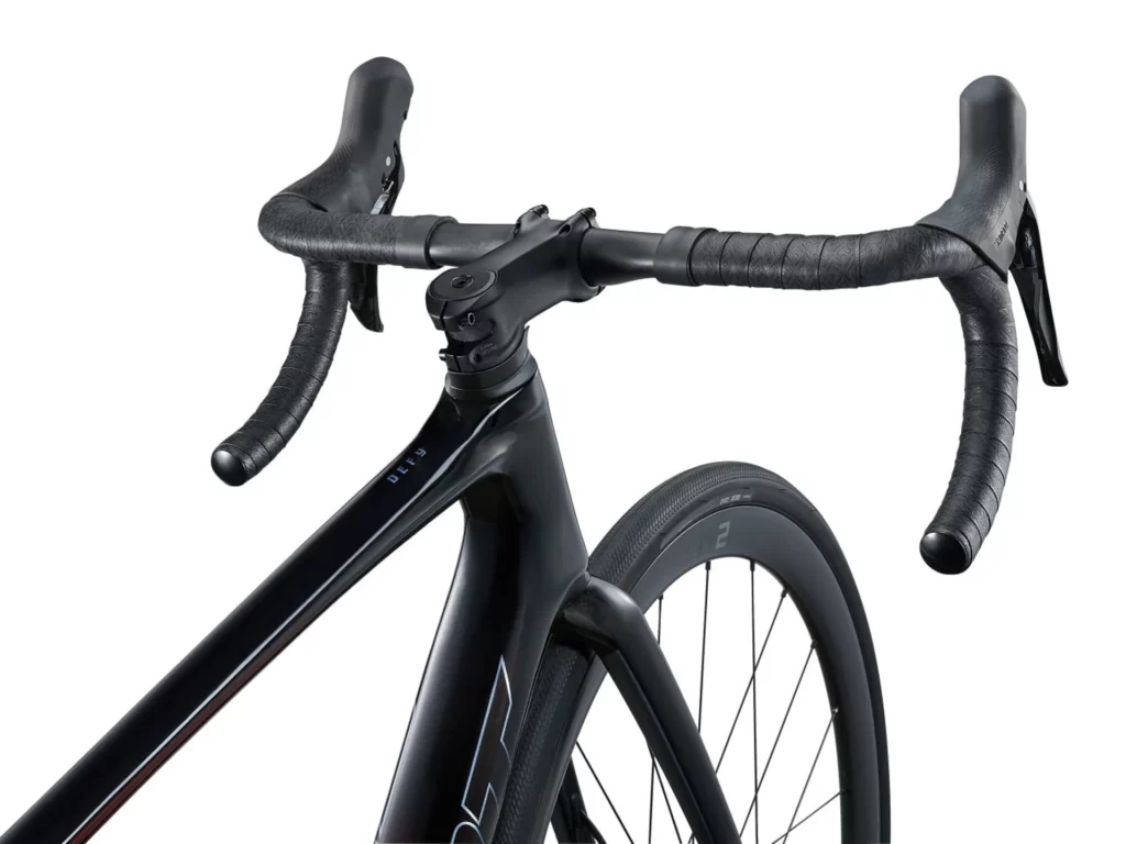 Giant Defy Advanced Pro 2 Road Bike in Carbon/Sangria