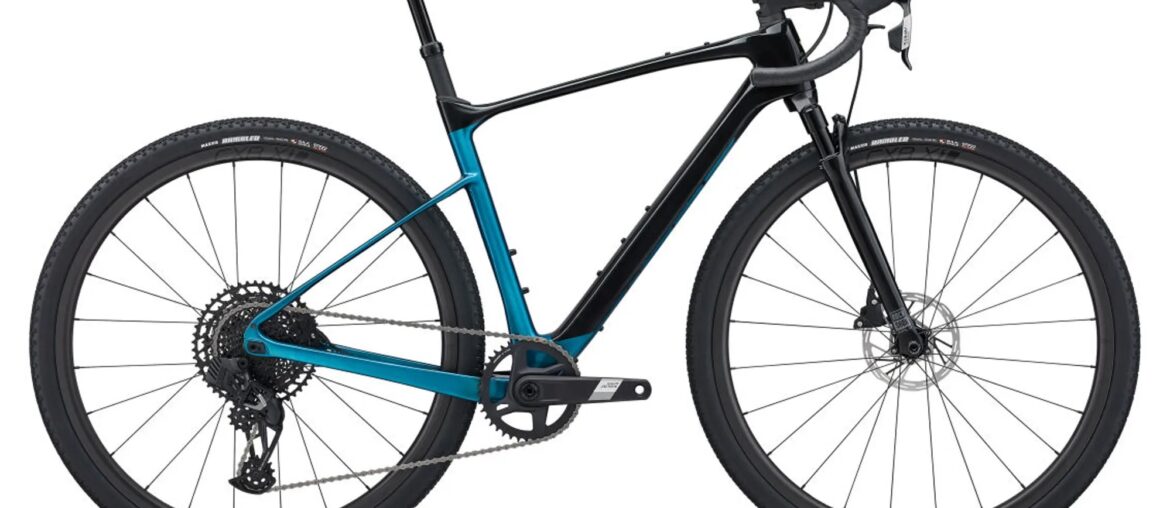 2024 Giant Revolt X Advanced Pro 2 Gravel Bike in Black/Sea Sparkle