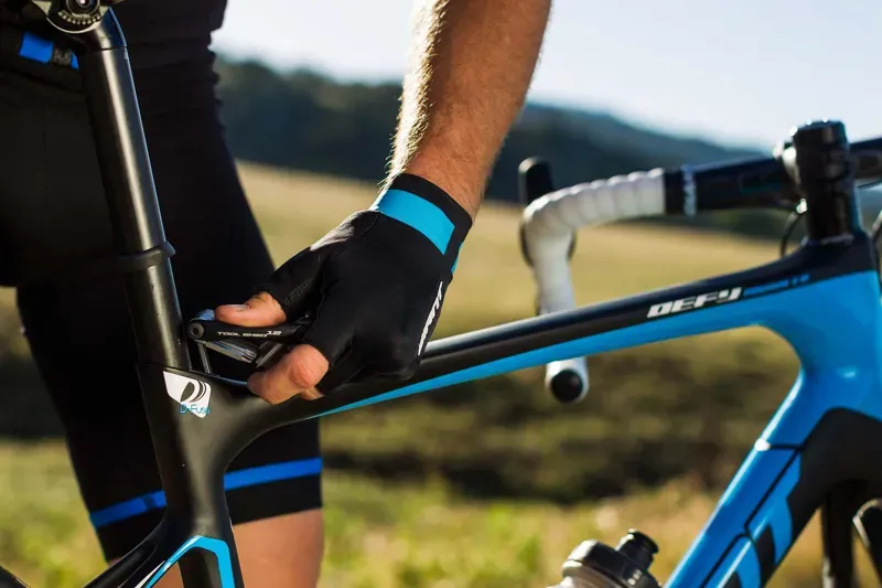 2020 Giant Tool Shed 12 Bike Multi-Tool in Black-2