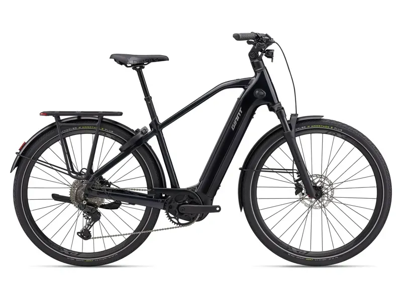 Giant AnyTour E+ 4 DD Electric Commuter Bike in Cold Night