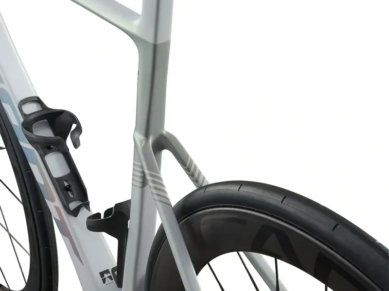 Giant Propel Advanced SL 0-DA Road Racing Bike in Prism Pearl-5