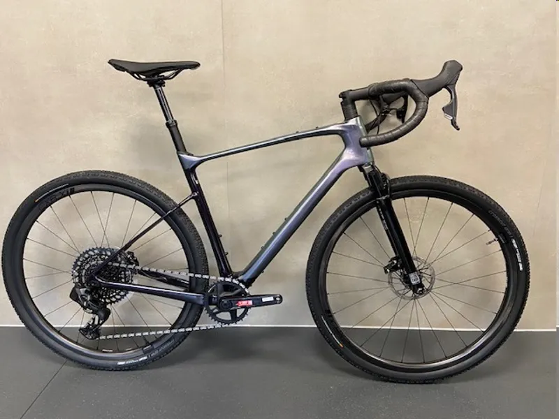 2023  Large Giant Revolt X Advanced Pro Cosmetic Damage-1