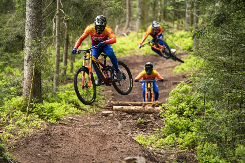 Giant Glory Advanced Frameset in Legends Edition-6