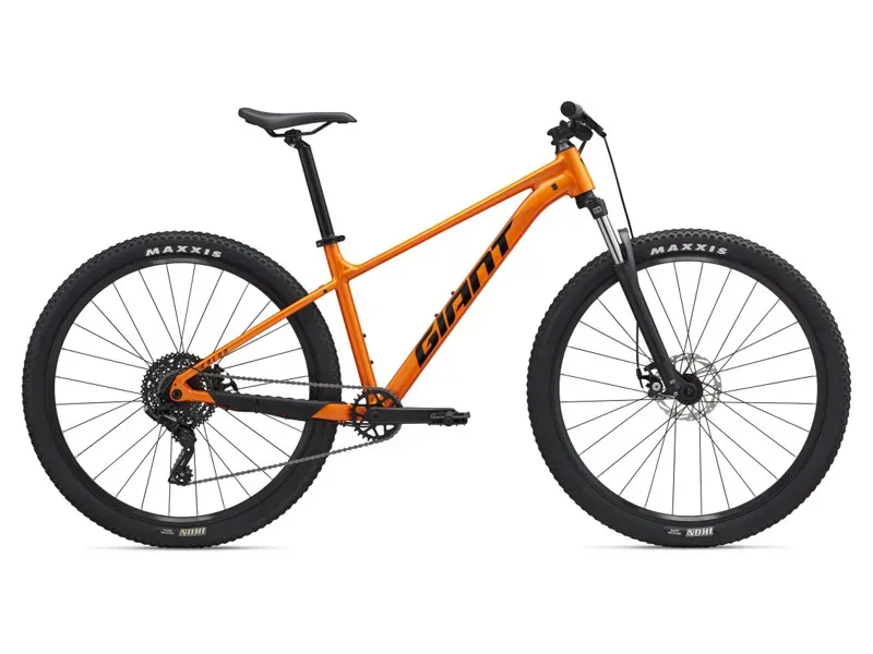 2025 Giant Talon 4 27.5 Mountain Bike In Radiant Orange