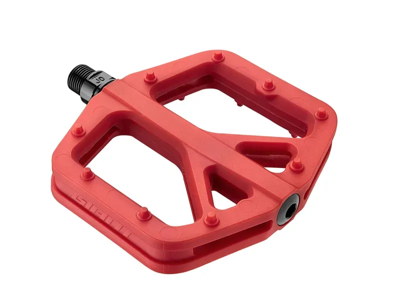 Giant Pinner Comp Flat Pedals in Red